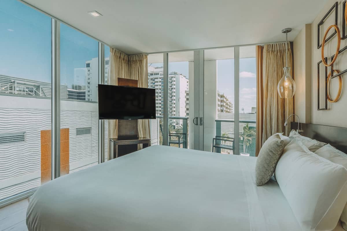 Panoramic Room, 1 King Bed, Balcony, Pool View | 1 bedroom, premium bedding, in-room safe, desk