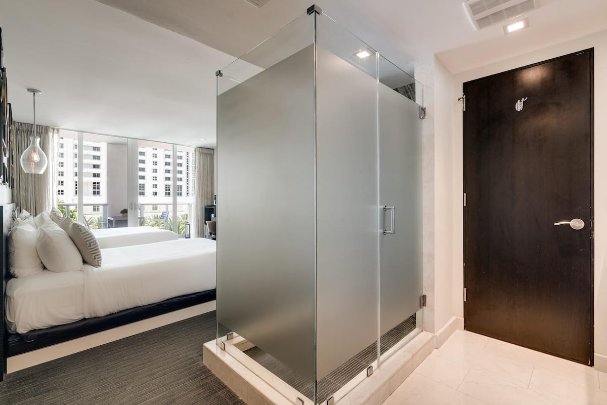 1 bedroom, premium bedding, in-room safe, desk