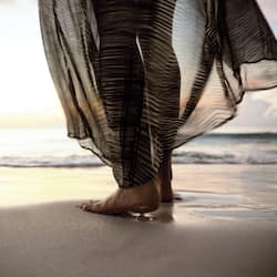 Beach nearby, sun loungers, beach towels