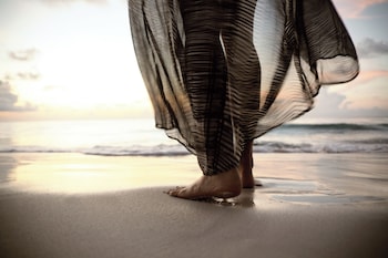 Beach nearby, sun loungers, beach towels at Iberostar Waves Berkeley Shore