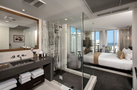Berkeley Shore Hotel - Image 13