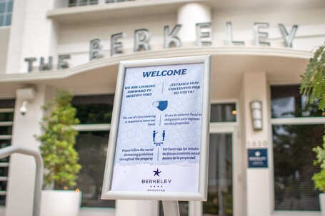 Berkeley Shore Hotel - Image 113