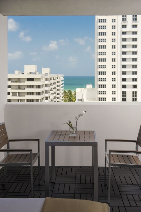 Berkeley Shore Hotel - Image 106