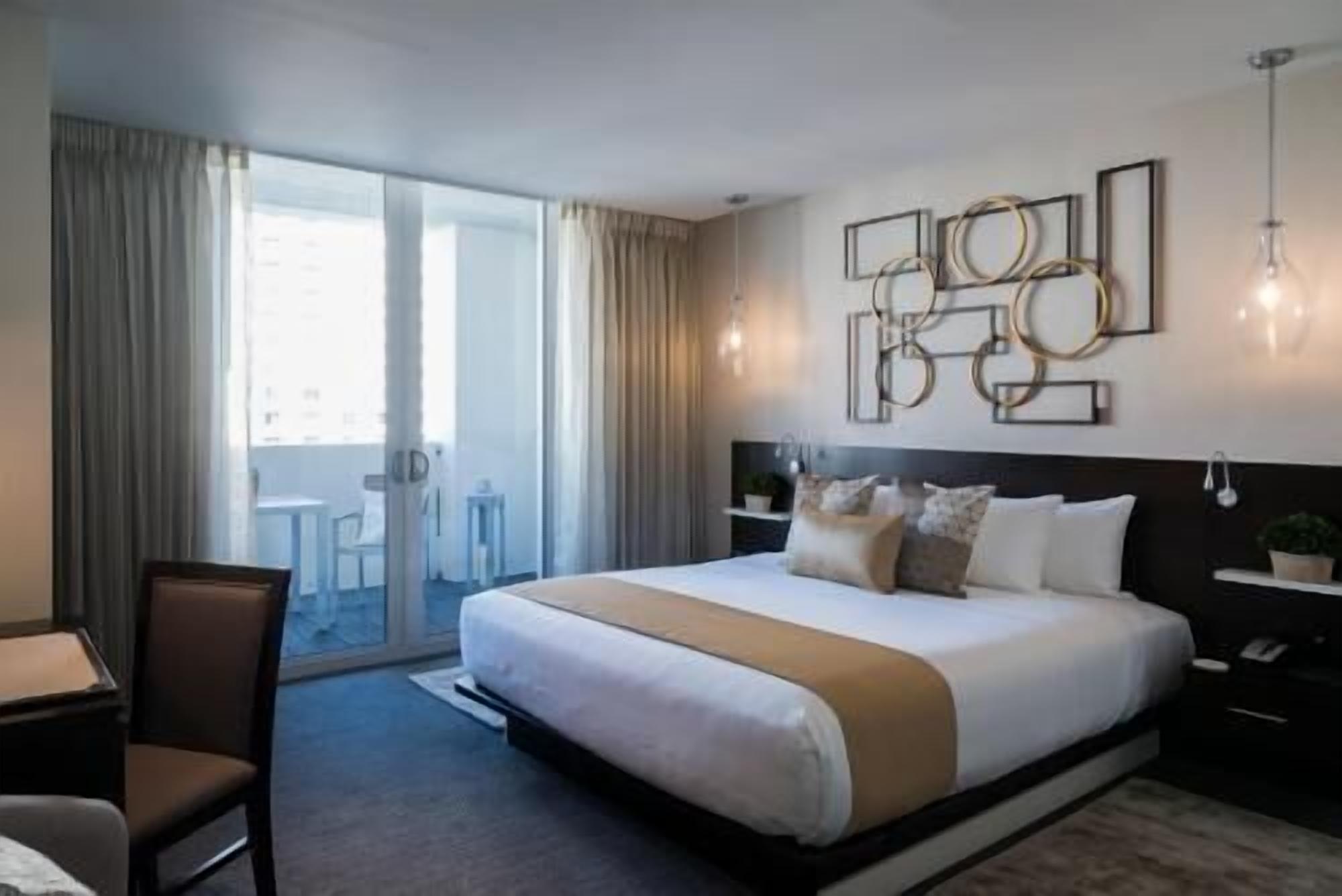 Premium bedding, in-room safe, desk, laptop workspace