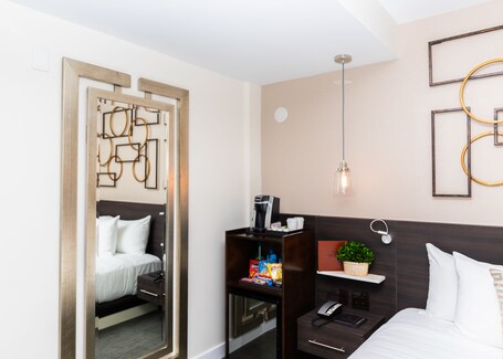 Berkeley Shore Hotel - Image 124