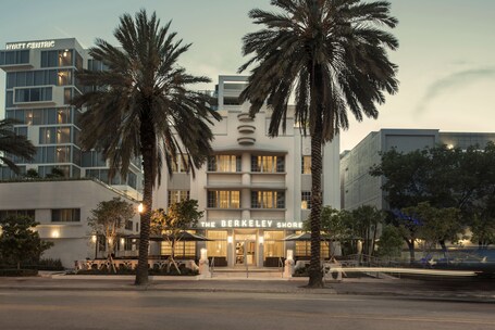 Berkeley Shore Hotel - Image 4