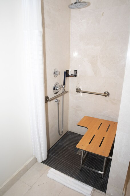 Berkeley Shore Hotel - Image 114