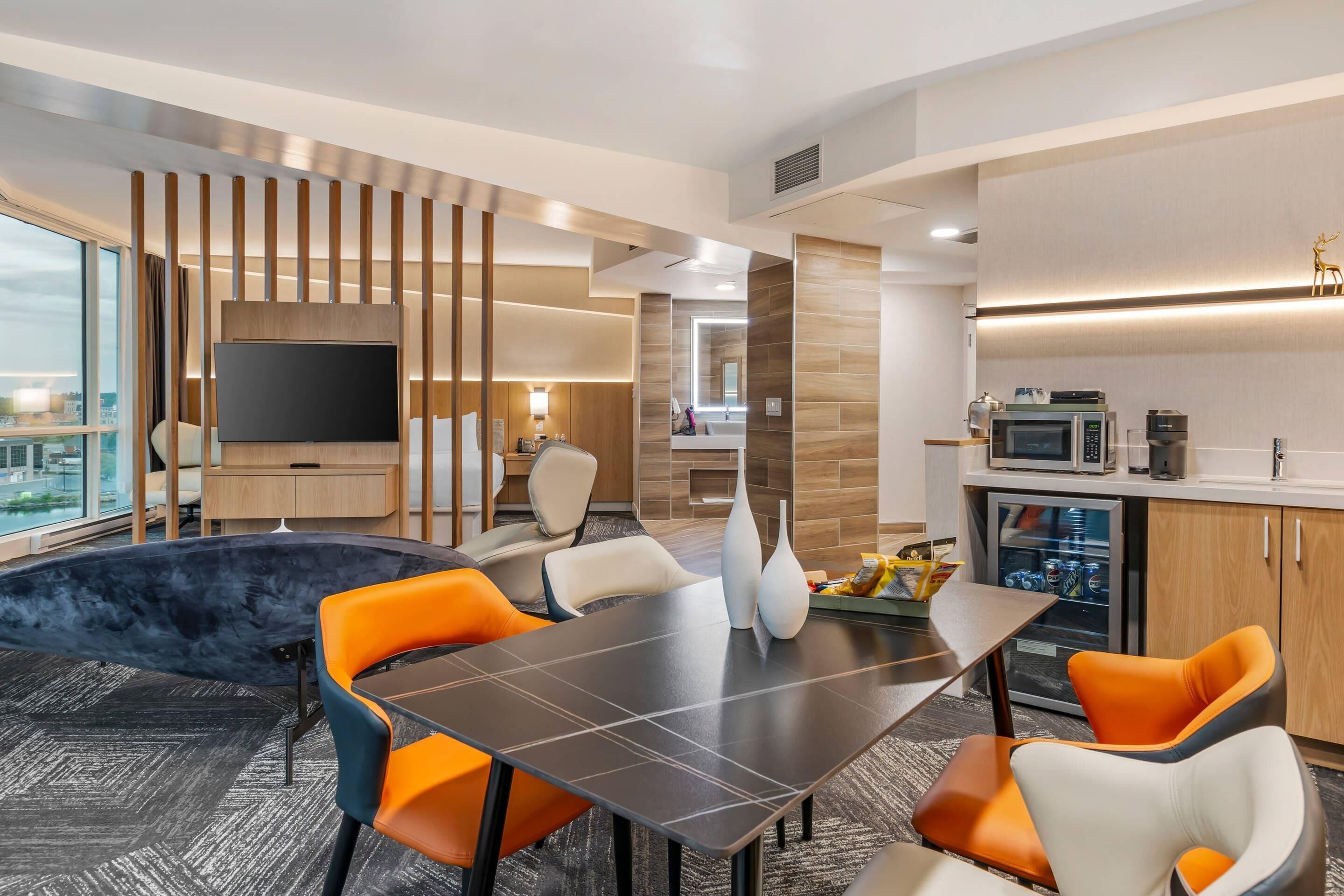 Suite, 1 King Bed, Non Smoking | Hypo-allergenic bedding, pillowtop beds, desk, blackout drapes