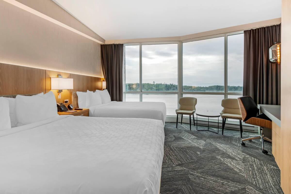 standard room, 2 queen beds, non smoking, lake view | hypo-allergenic bedding, pillow-top beds, desk, blackout curtains