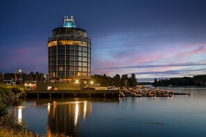 Exterior - Clarion Lakeside Inn & Conference Centre (Kenora)