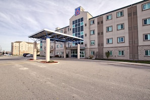 Exterior - Motel 6 London, ON - Ontario (London)
