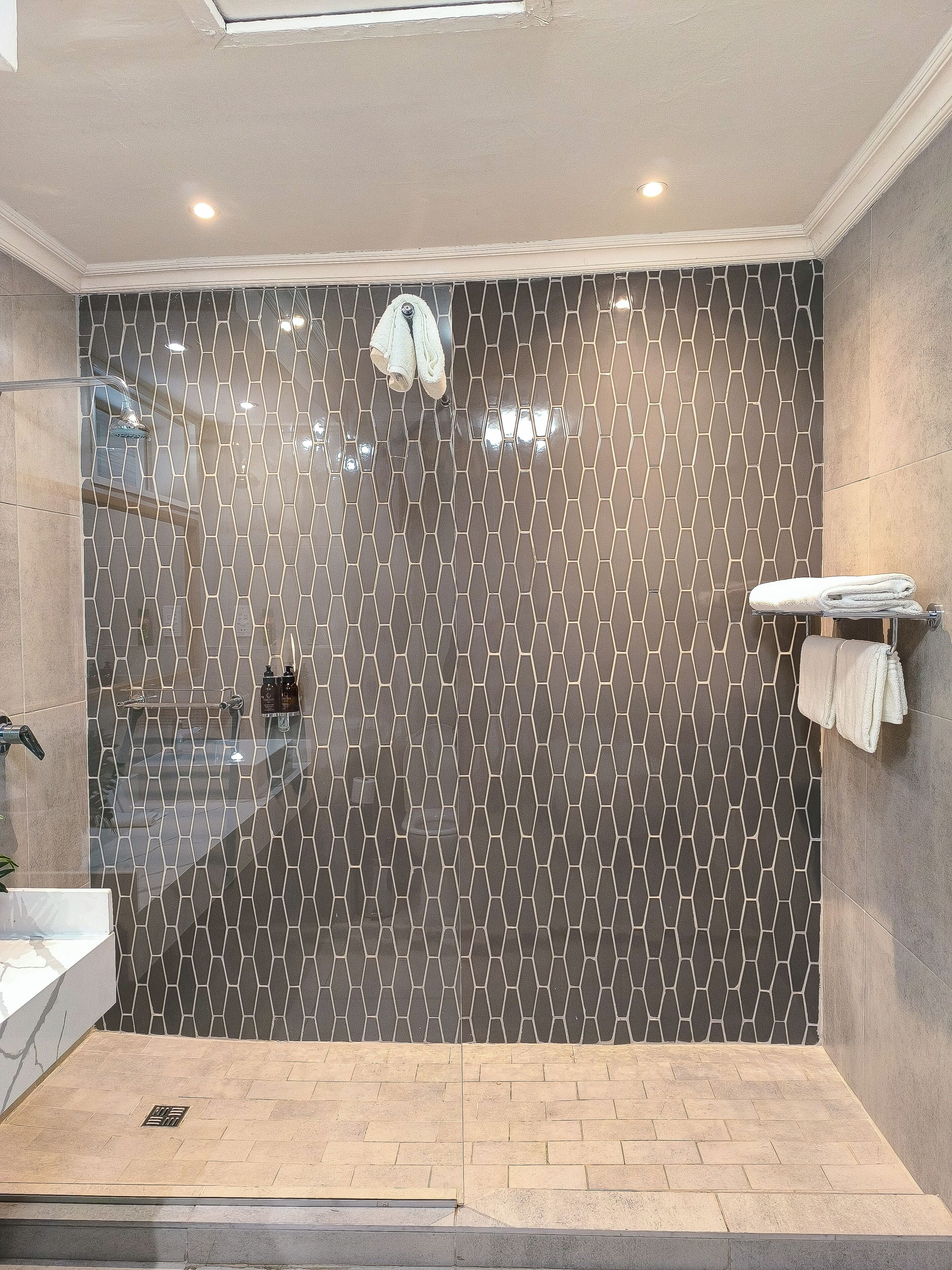 Duschwanne, Komfortbadewanne, umweltfreundliche Kosmetikartikel