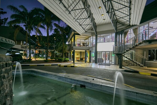 Exterior - Cresta Thapama (Francistown)