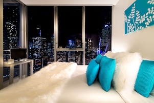 Escrivaninha, quartos à prova de som, ferros/tábuas de passar roupa