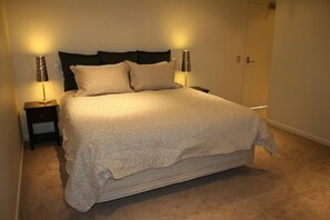 Studio, 1 très grand lit | Literie de qualité supérieure, décoration personnalisée