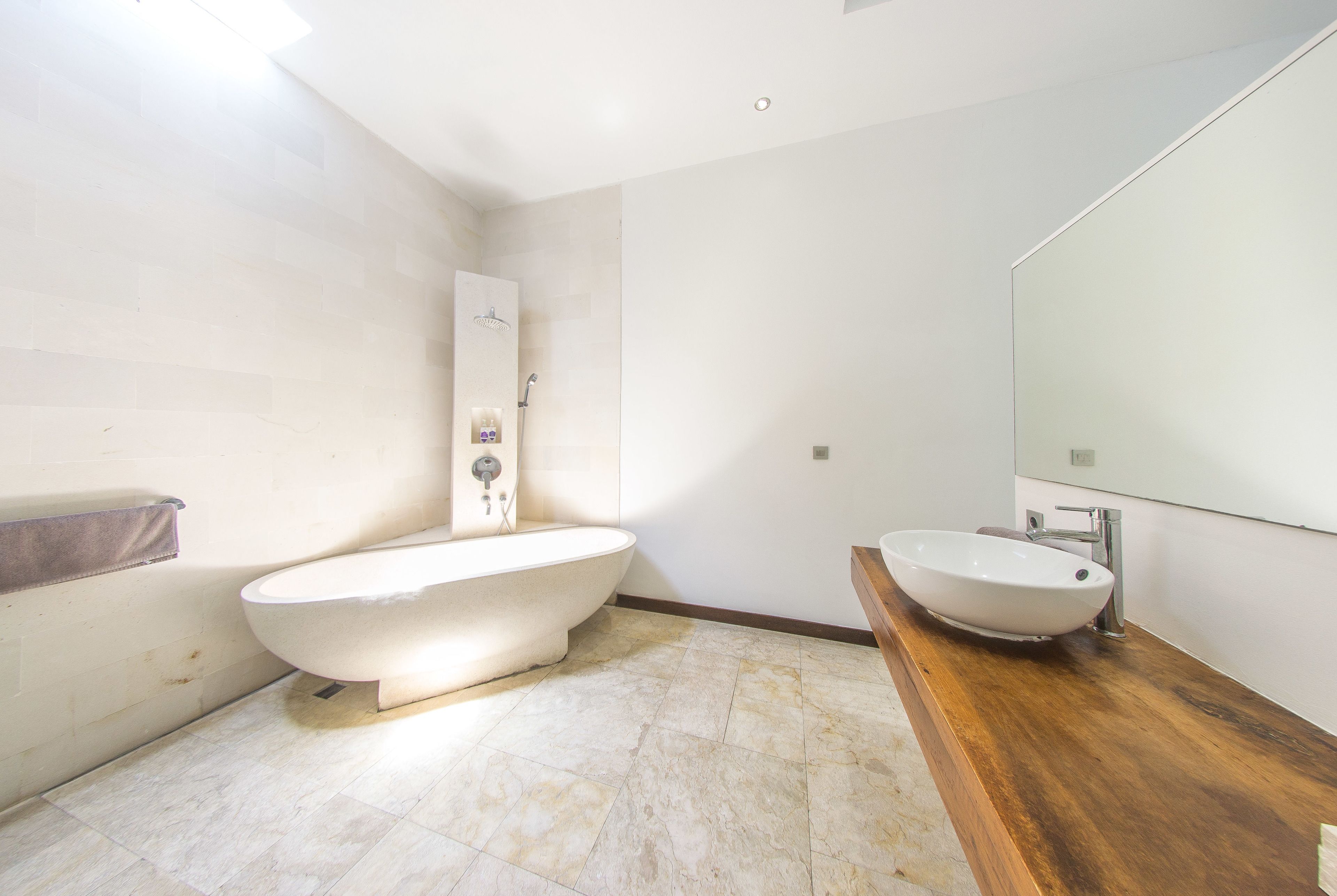 Villa, 2 habitaciones, piscina privada | Baño | Artículos de higiene personal gratuitos, secador de pelo y zapatillas
