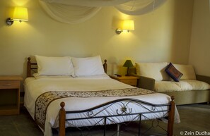 Standard Double Room | In-room safe, individually decorated, individually furnished, desk - Villa 33 (Blantyre)
