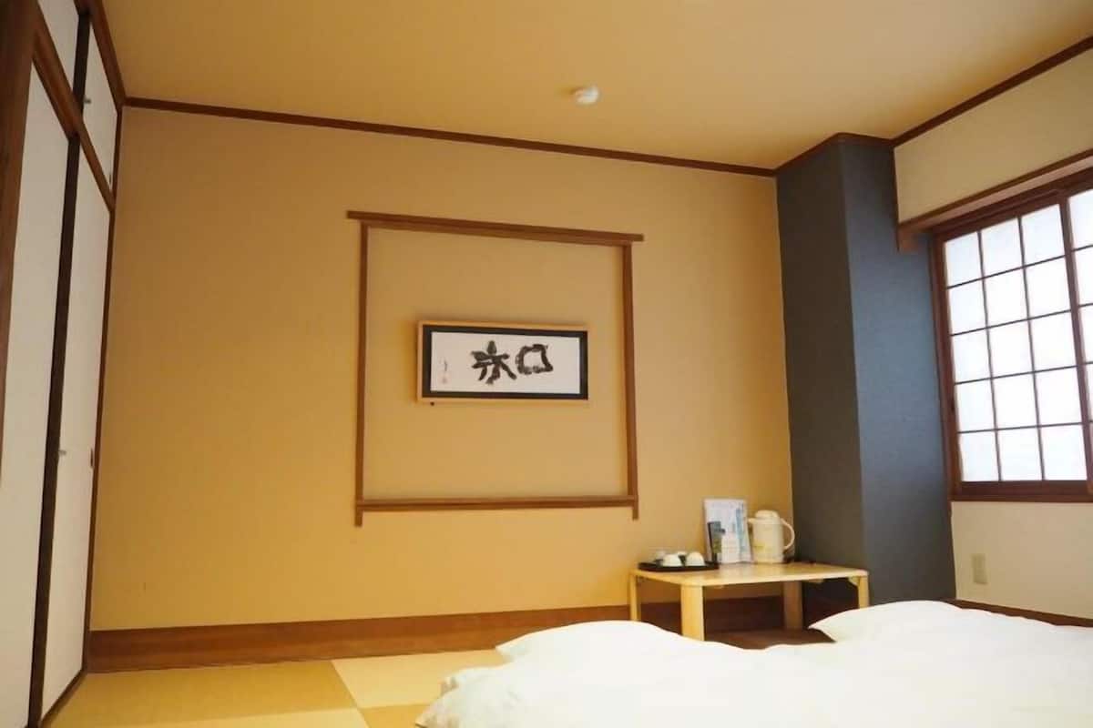 Desk, laptop workspace, iron/ironing board, free WiFi