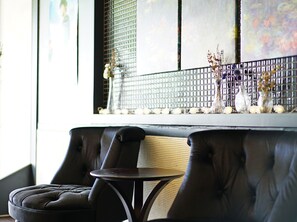 Lobby sitting area - Hotel Area One Takamatsu (Takamatsu)