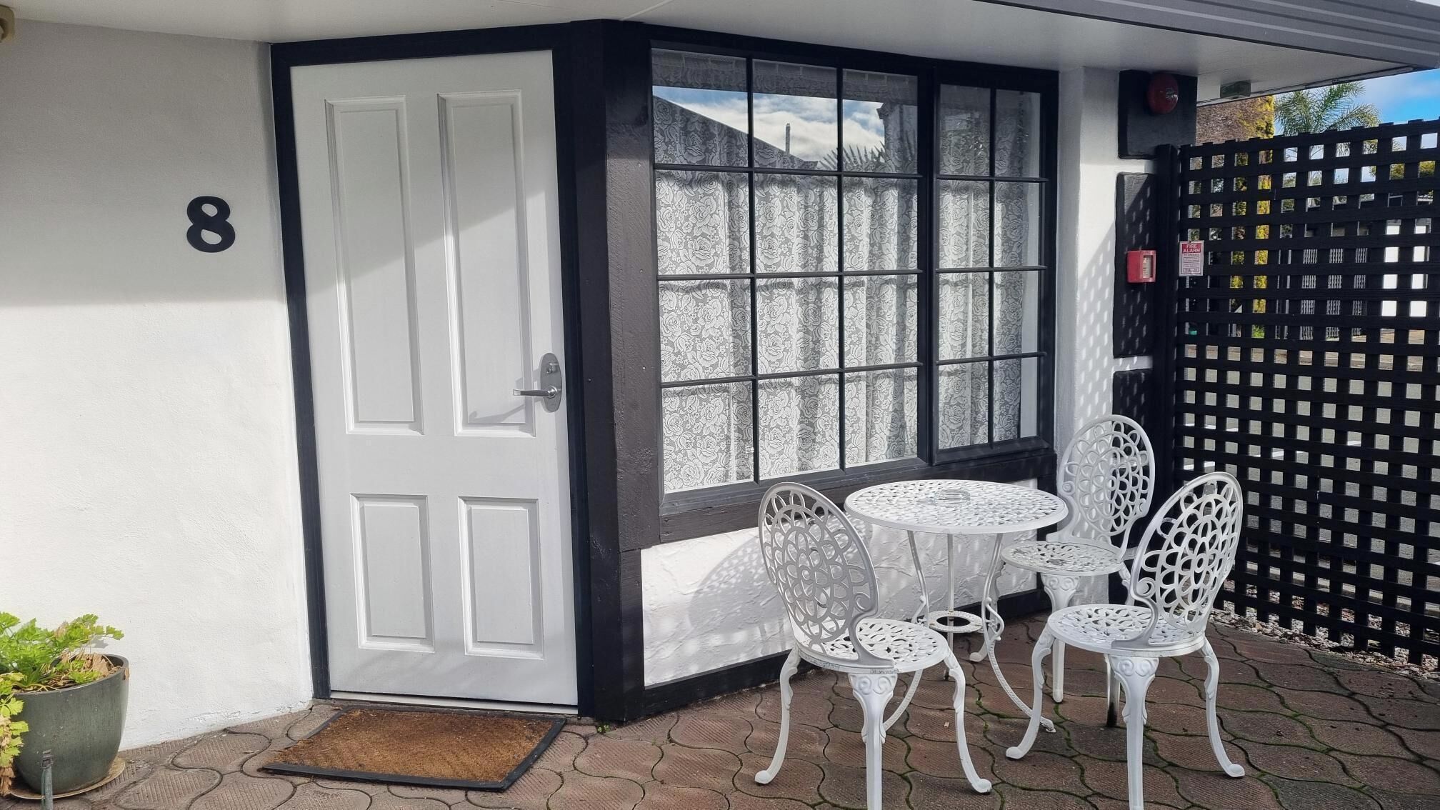 Studio Twin | Courtyard view