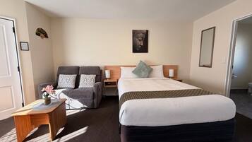 Studio Unit 1 | Egyptian cotton sheets, in-room safe, individually furnished, desk