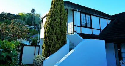 Tudor Lodge Motel