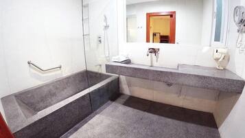 Rainfall showerhead, towels