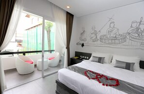 羽绒被、加厚床垫、折叠床/加床(额外收费)、免费 WiFi