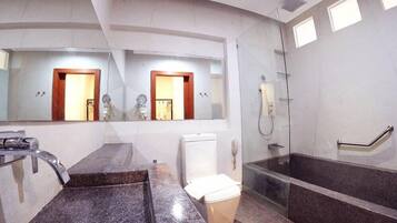 Rainfall showerhead, towels