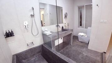 Rainfall showerhead, towels