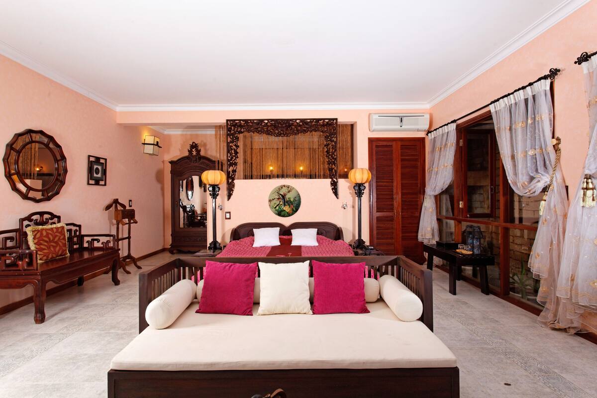Biệt thự Cao cấp, 1 phòng ngủ, hồ bơi riêng, quang cảnh biển | Minibar, két bảo mật tại phòng, bàn, màn/rèm cản sáng