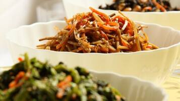 Daily buffet breakfast (JPY 1200 per person)