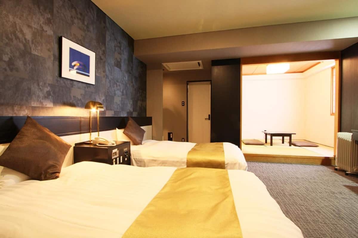 1 bedroom, desk, free wifi, bed sheets