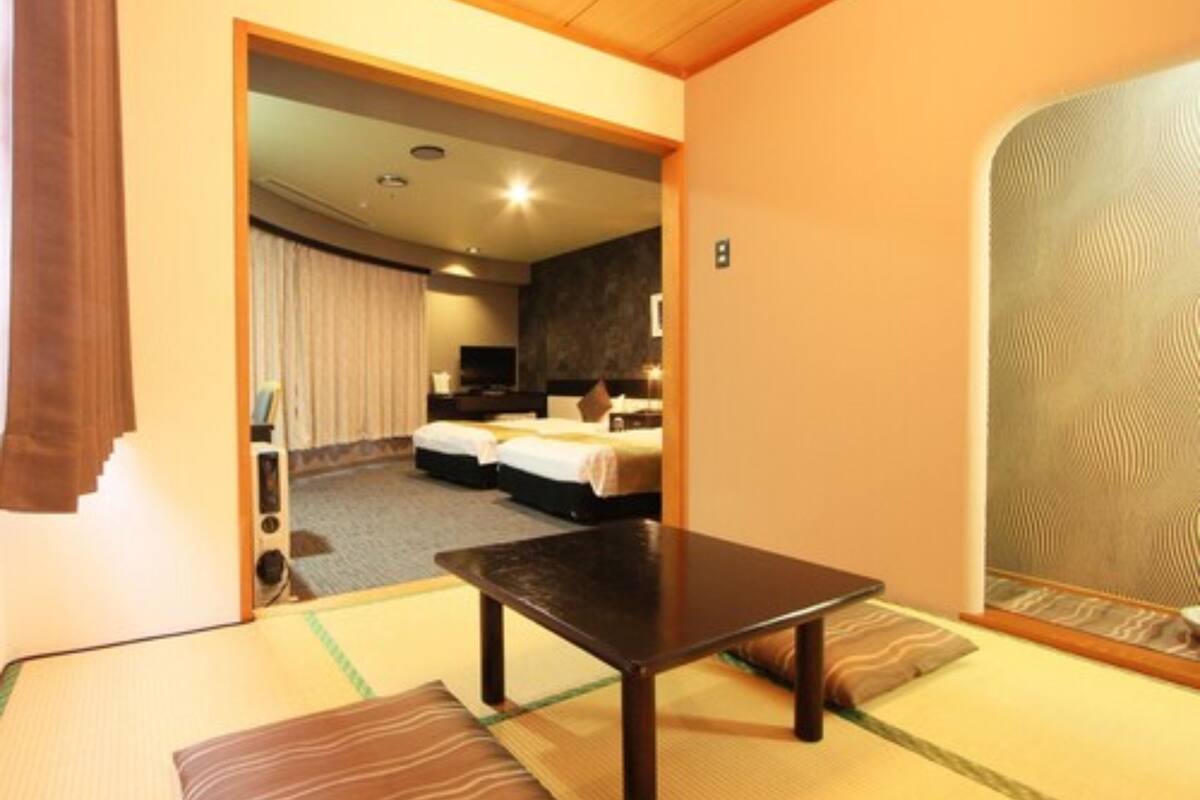 1 bedroom, desk, free wifi, bed sheets