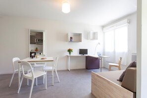 TV, offices - L'Aéronat (Saint-Cyr-l'Ecole)