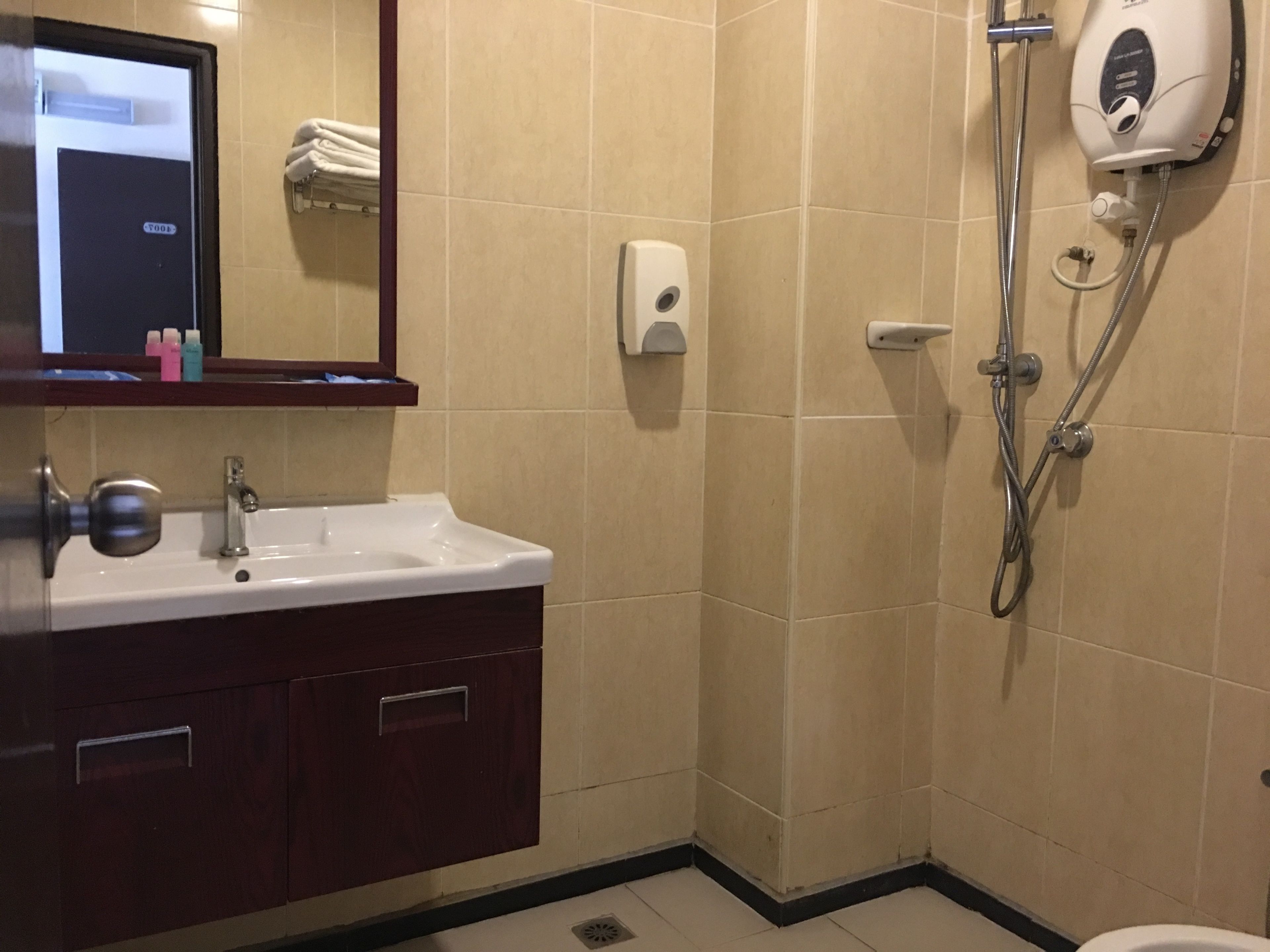 Photo - Dolphin Hotel, Chow Kit Kuala Lumpur