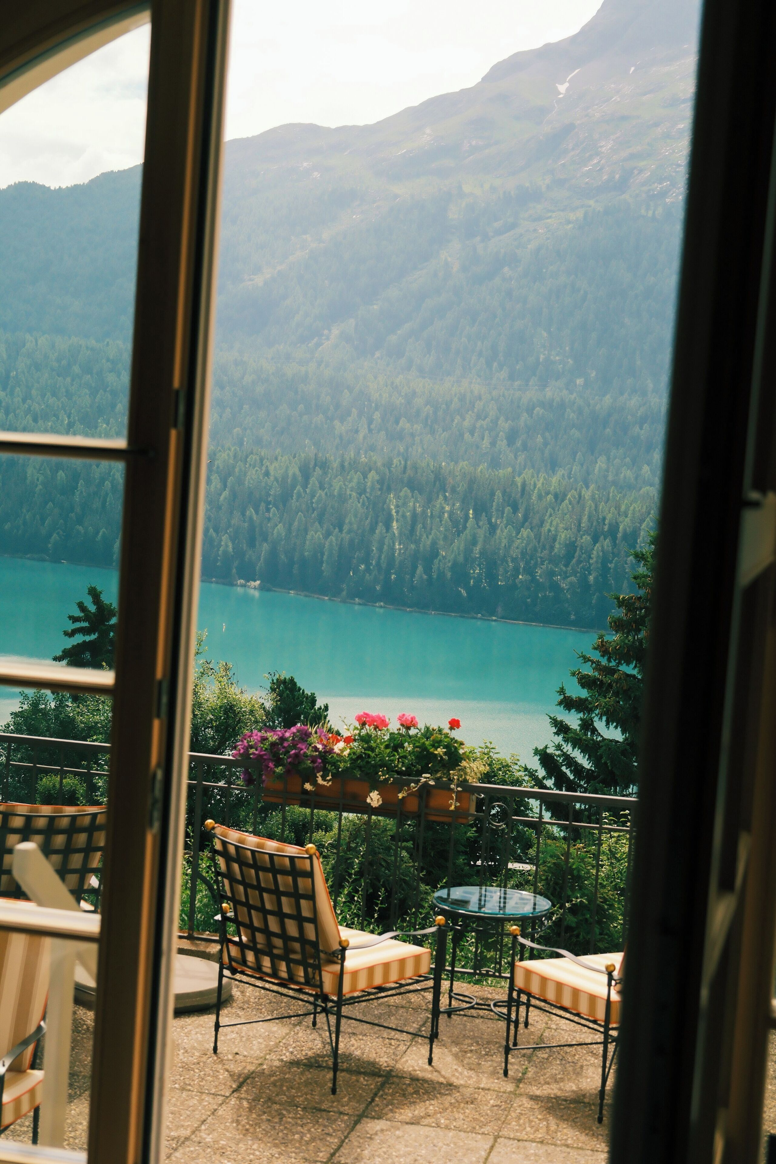 5 restaurants, breakfast, lunch, dinner served; French cuisine