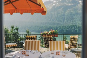 5 restaurants, breakfast, lunch, dinner served; French cuisine - Kulm Hotel St. Moritz (St. Moritz)
