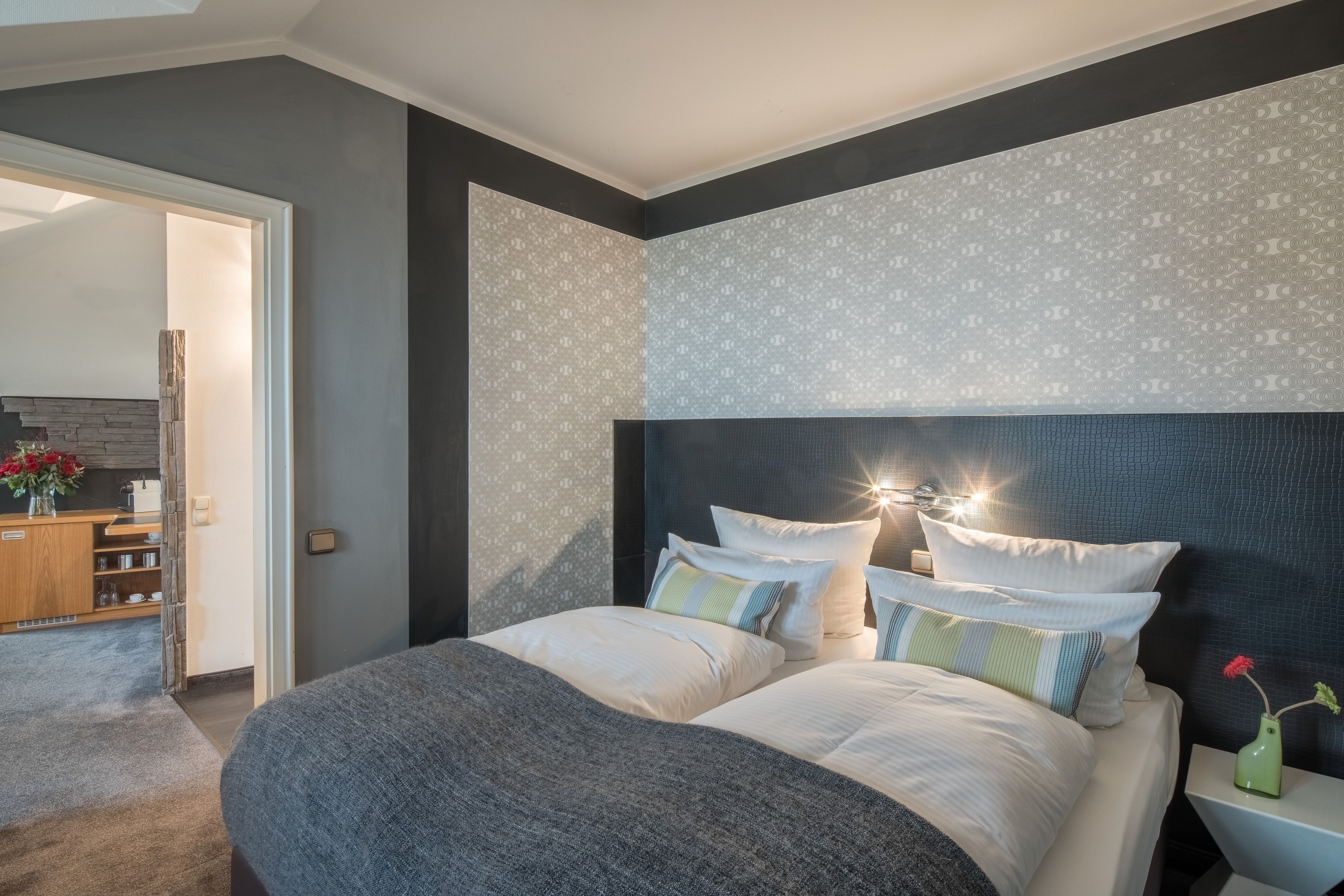 apartment | 1 bedroom, minibar, in-room safe, individually decorated