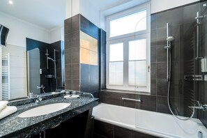 Bathroom - Hotel Residenz Waldkrone (Kuehlungsborn)