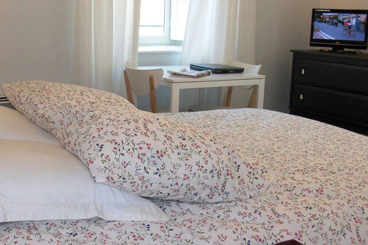 Estudio Premium (Le Castel) | Tabla de planchar con plancha, wifi gratis y ropa de cama 