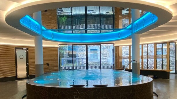 Sauna, hot tub, steam room, body treatments, hydrotherapy