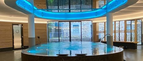 Sauna, hot tub, steam room, body treatments, hydrotherapy