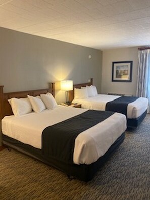 Deluxe Room, 2 Queen Beds | Blackout drapes, iron/ironing board, free WiFi, bed sheets - Wisp Resort (McHenry)