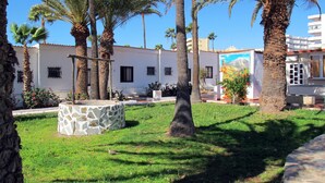 Terrace/patio - Bungalows Rebecca Park (San Bartolomé de Tirajana)