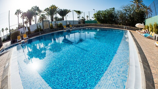 Outdoor pool - Bungalows Rebecca Park (San Bartolomé de Tirajana)