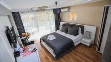 Suite | In-room safe, soundproofing, iron/ironing board, free cots/infant beds
