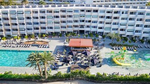 3 outdoor pools, pool loungers