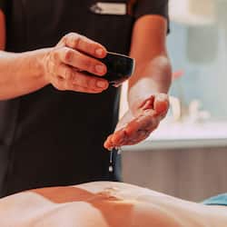 Couples treatment room(s), sauna, hot tub, steam room