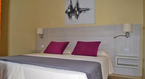 1 Schlafzimmer, Zimmersafe, Schreibtisch, kostenlose Babybetten